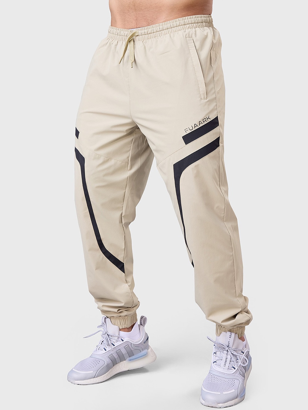 

FUAARK Men Relaxed Fit Anti-Odour Oversized Momentum Joggers, Beige