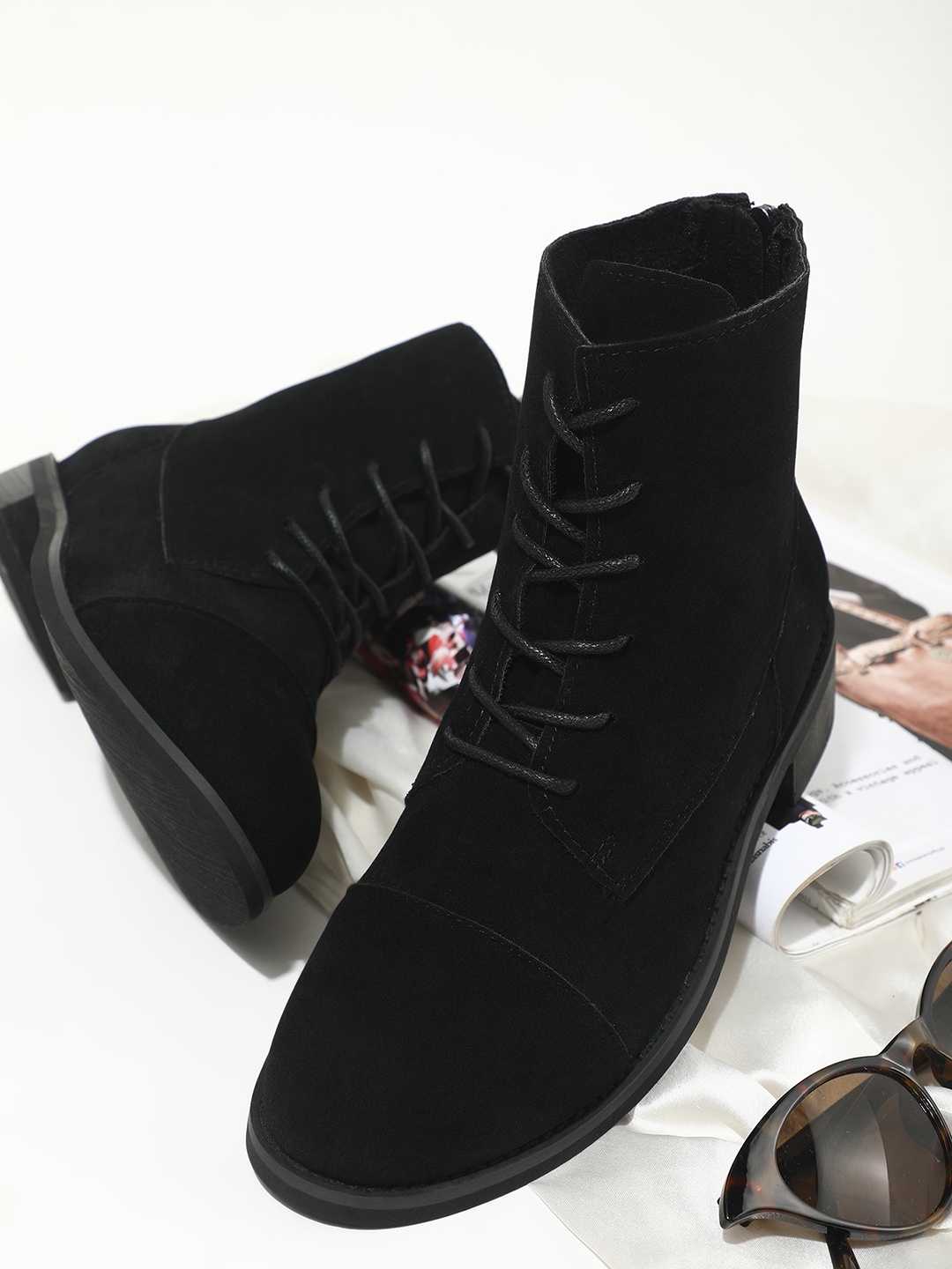 

LULU & SKY Women Round Toe Block-Heeled Suede Chelsea Boots, Black