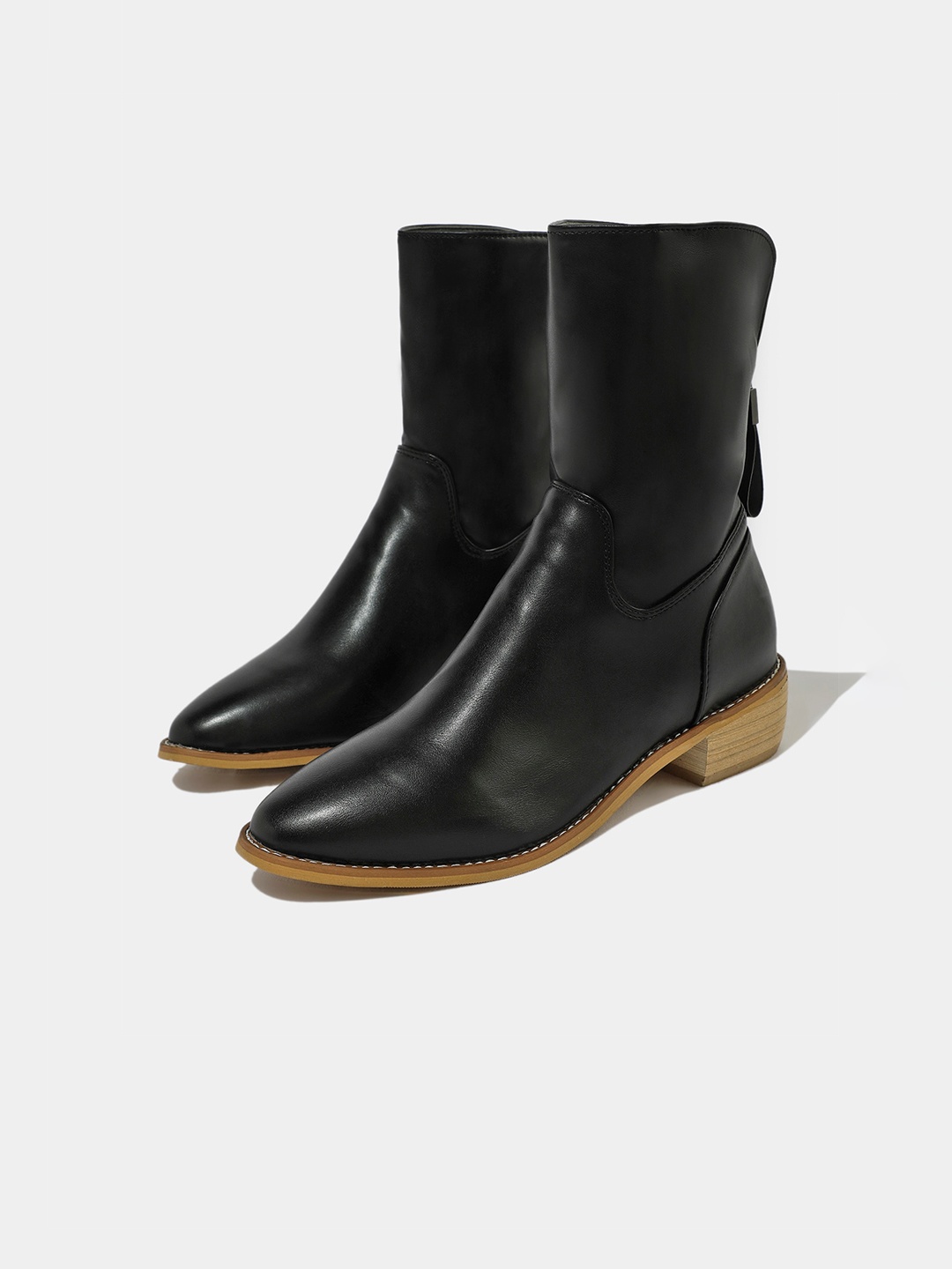 

LULU & SKY Women Round Toe Block-Heeled Leather Chelsea Boots, Black