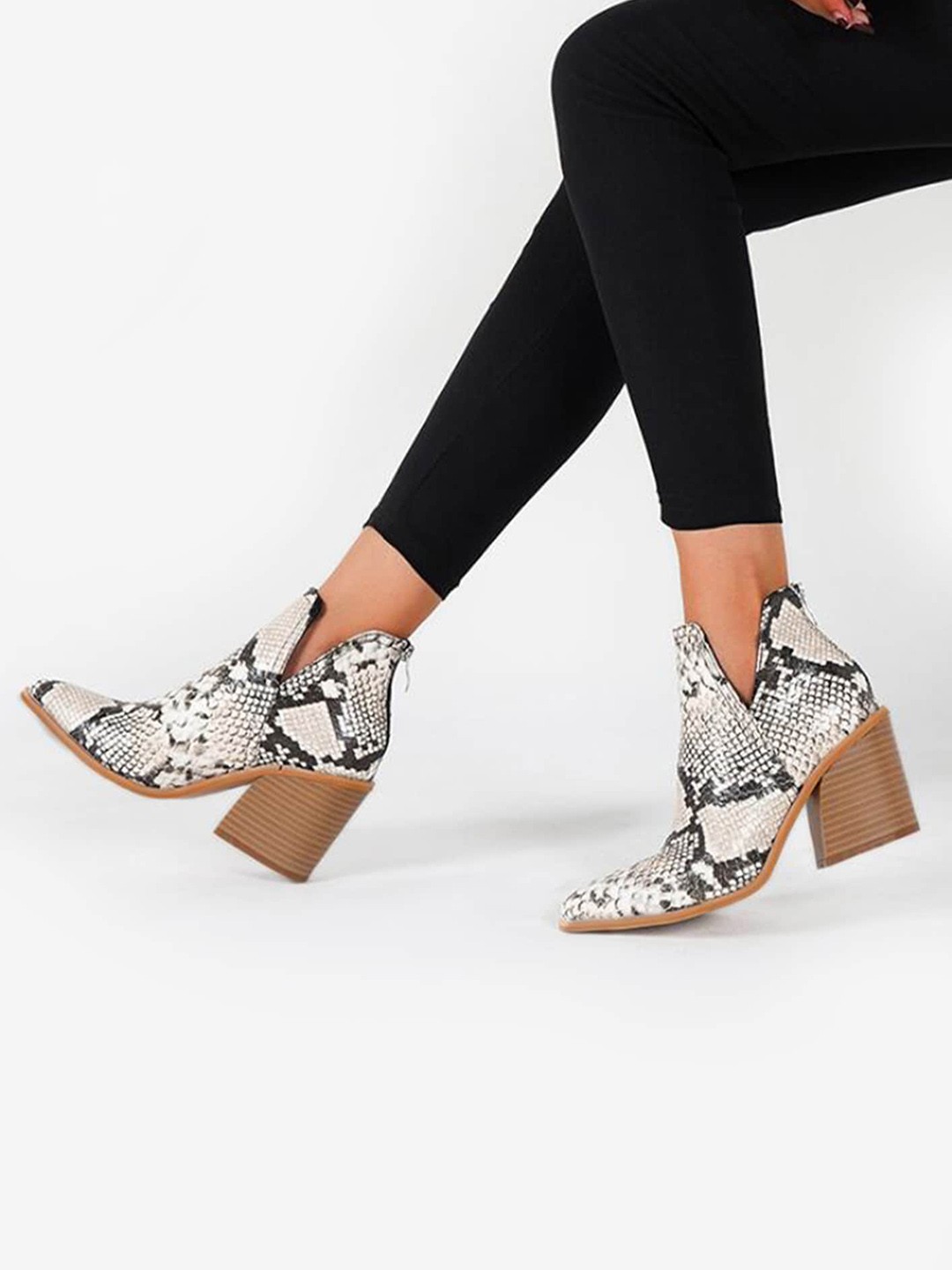 

LULU & SKY Women Printed Round Toe Ankle Boots, Brown
