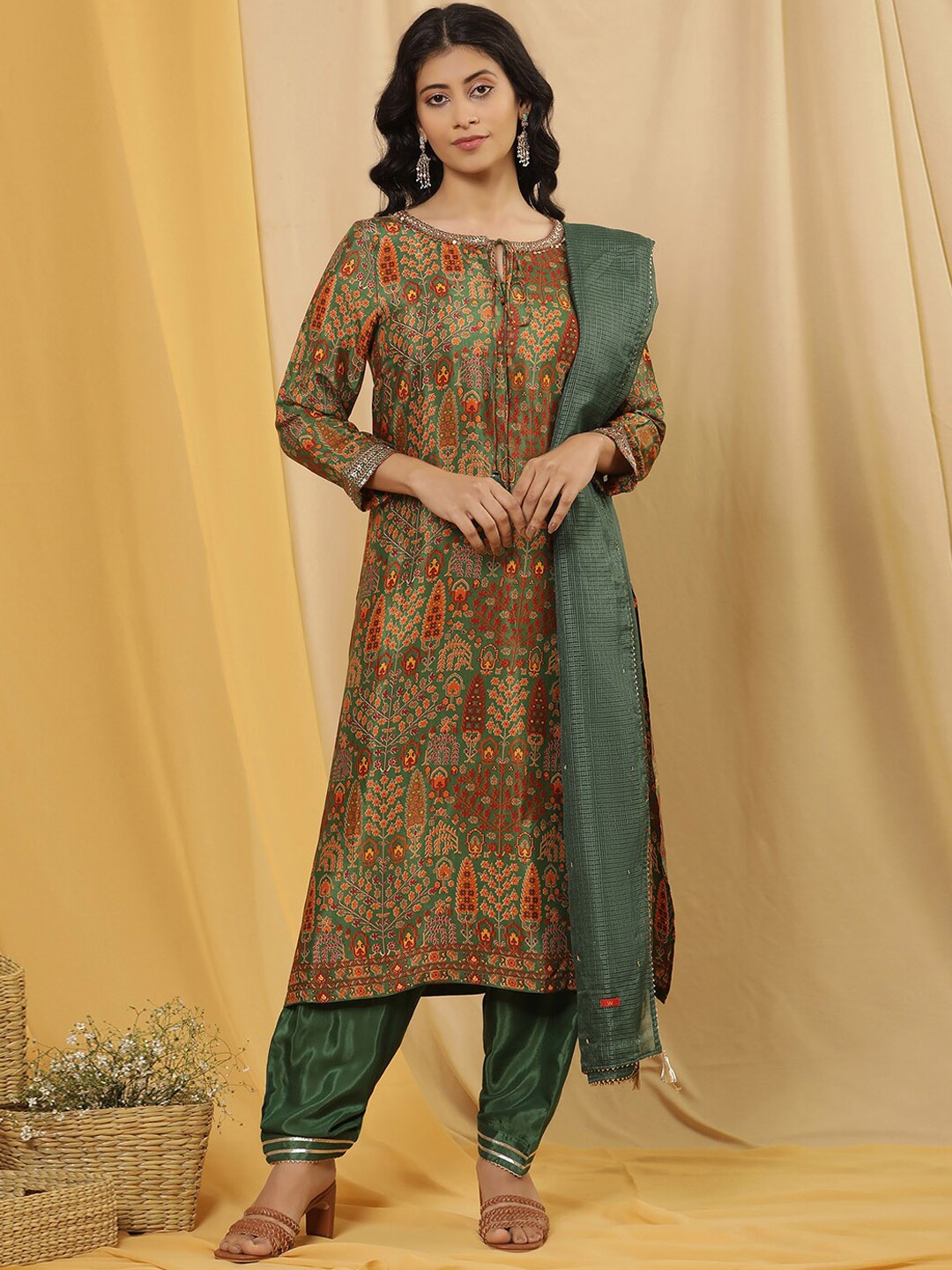 

W Women Ethnic Motifs Printed Sequinned Straight Kurta & Salwar With Dupatta, Green