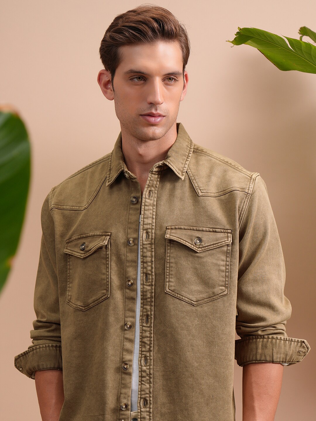 

LOCOMOTIVE Oversized Dyed Textured Western Yoke Utility Pocket Cotton Overshirt, Khaki