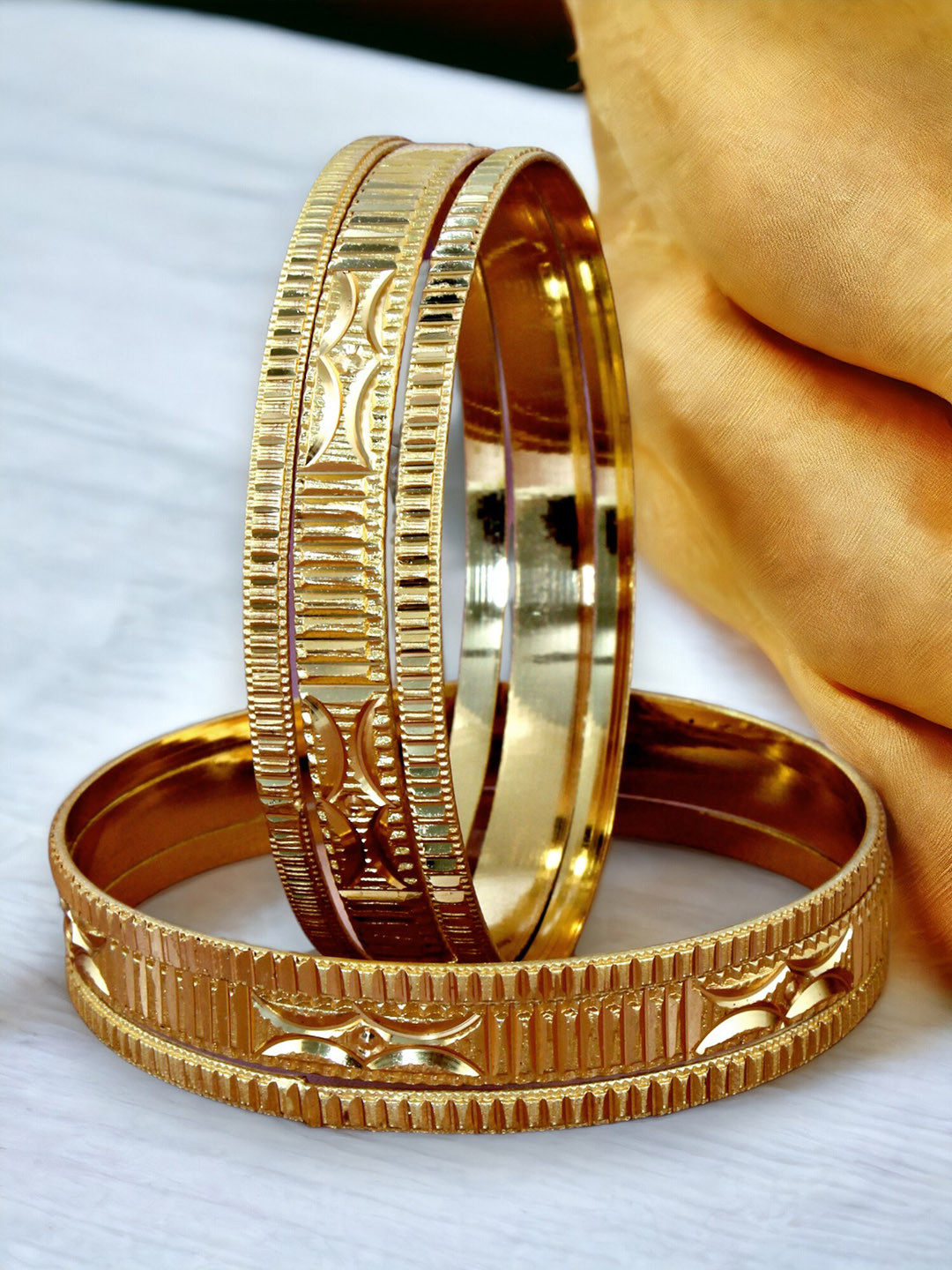 

LUCKY JEWELLERY Set Of 6 Gold-Plated Bangles