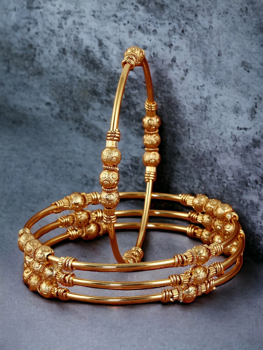 

LUCKY JEWELLERY Set Of 4 Gold Plated Bangles