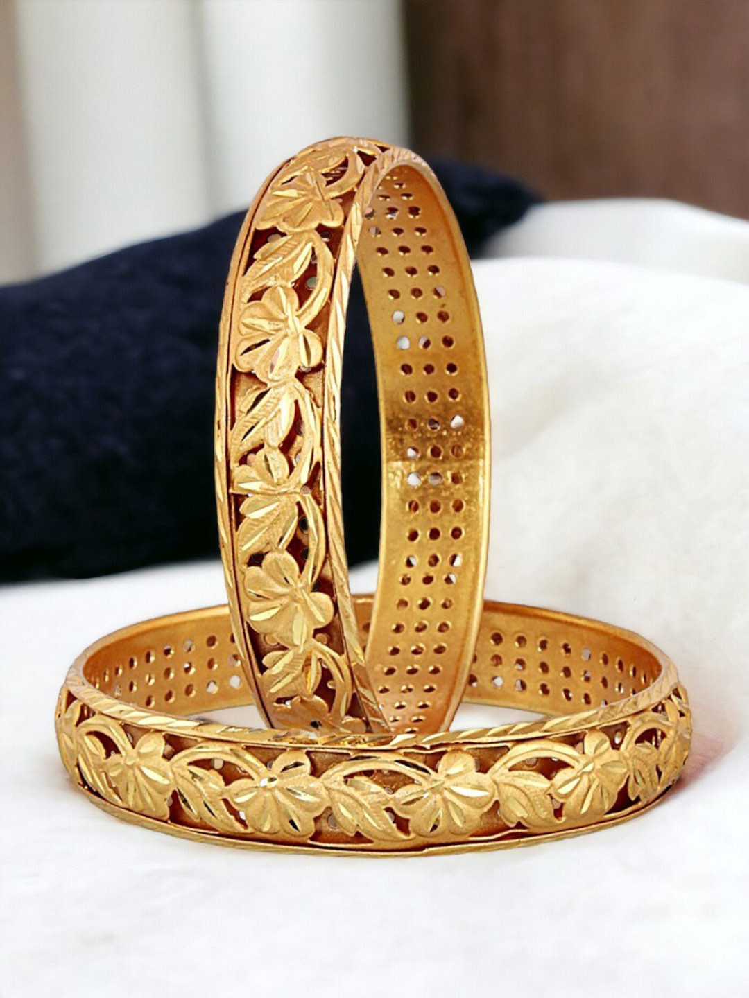 

LUCKY JEWELLERY Set Of 2 Gold-Plated Floral Design Bangles