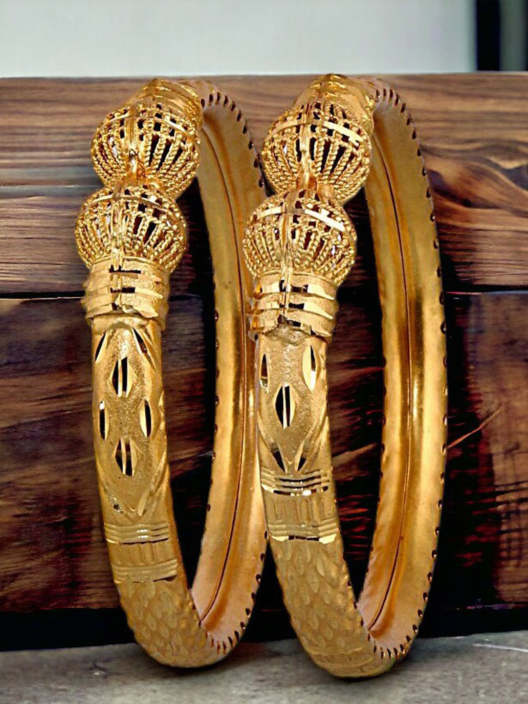 

LUCKY JEWELLERY Set Of 2 Gold-Plated Bangles