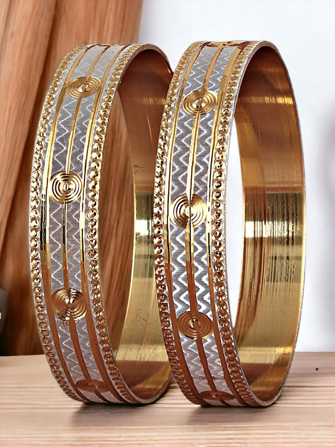 

LUCKY JEWELLERY Set Of 2 Gold-Plated Bangles