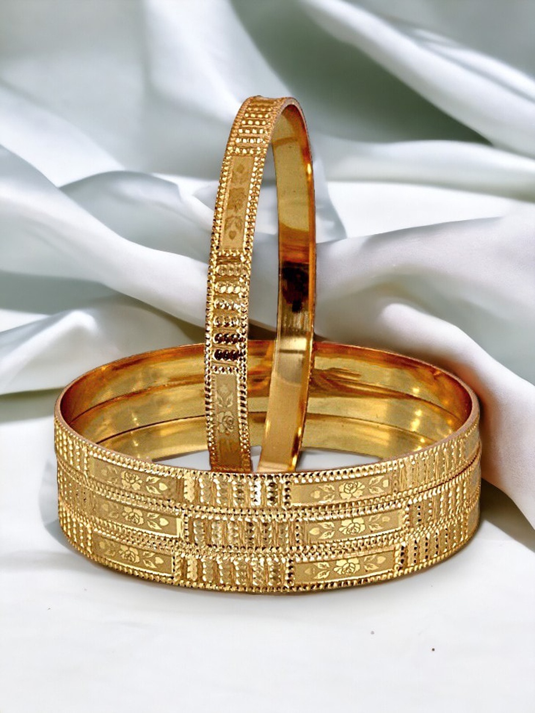 LUCKY JEWELLERY Set Of 4 Gold Plated Floral Design Bangles