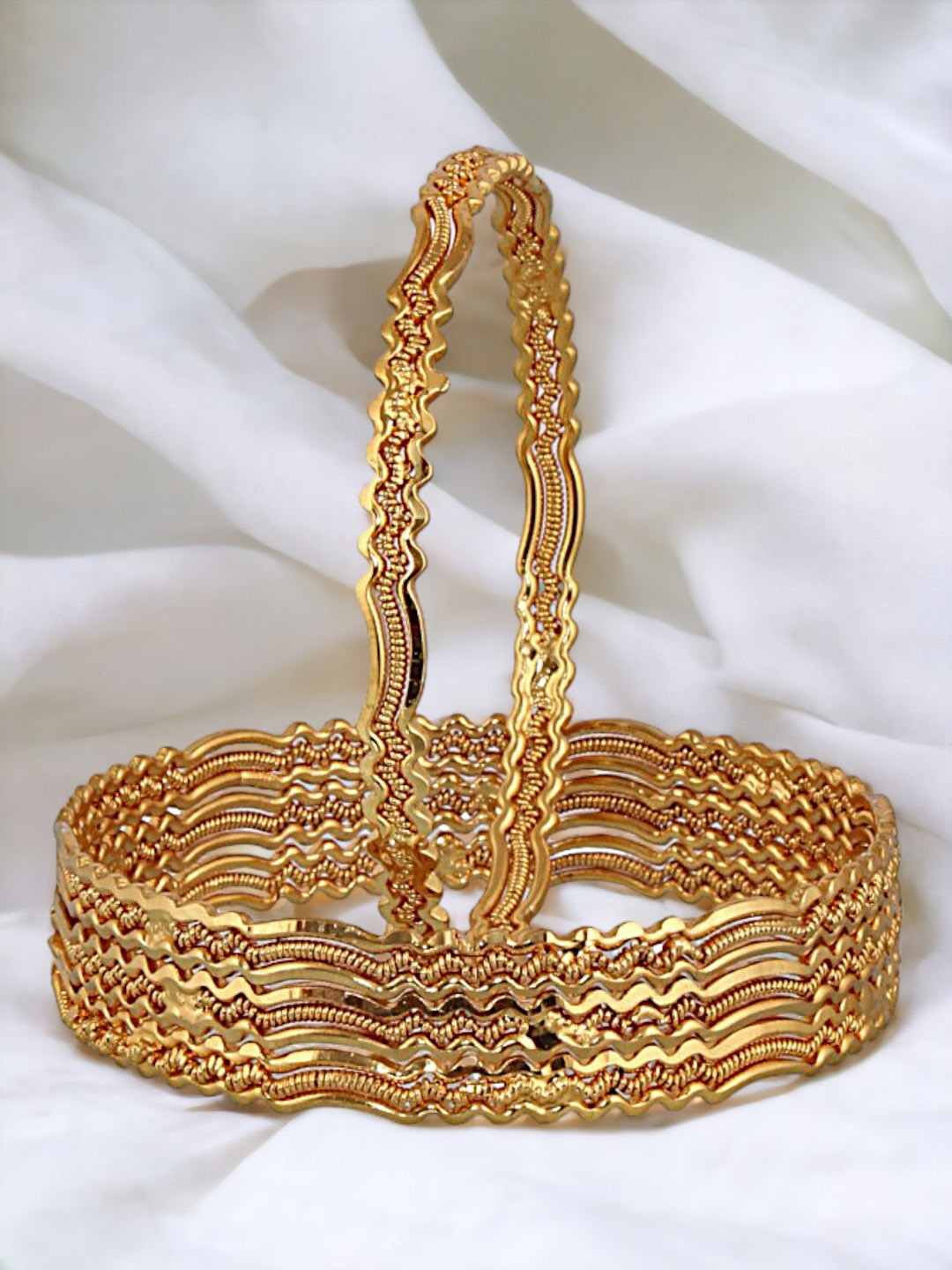 

LUCKY JEWELLERY Set Of 4 Gold-Plated Bangles