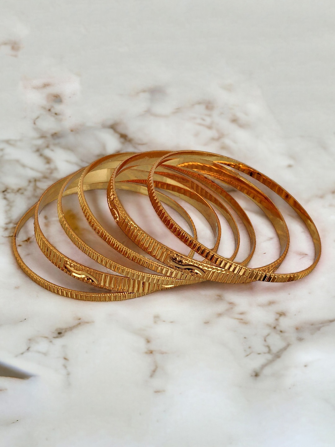 

LUCKY JEWELLERY Set Of 6 Gold Plated Bangles