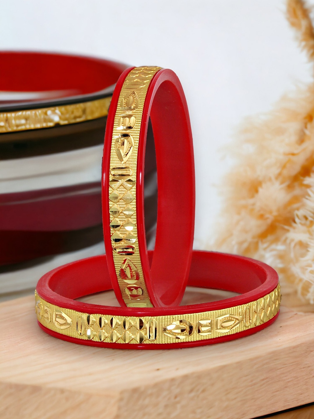 

LUCKY JEWELLERY Set Of 2 Gold-Plated Bangles, Red