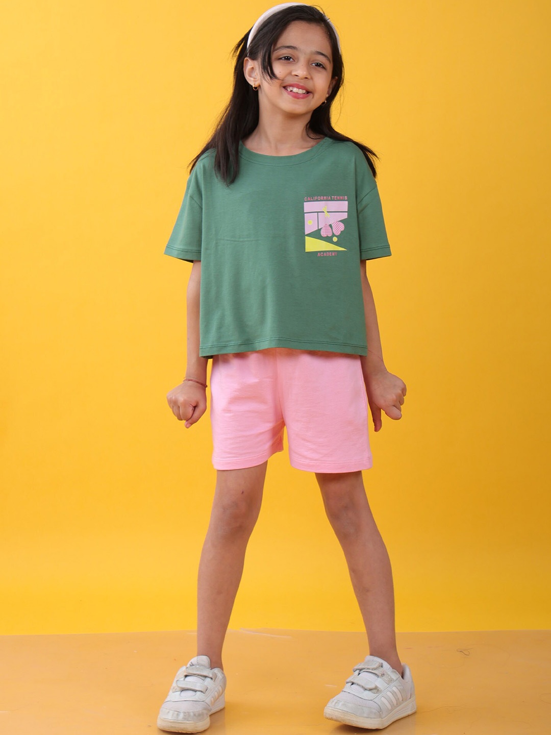 

Anthrilo Girls Printed T-shirt With Shorts, Green