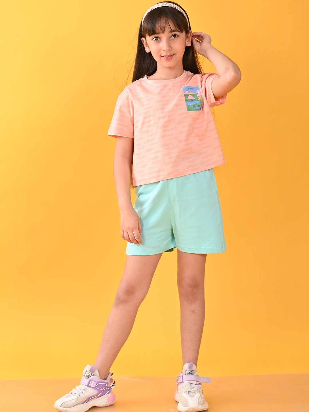 

Anthrilo Girls Printed T-shirt with Shorts, Peach