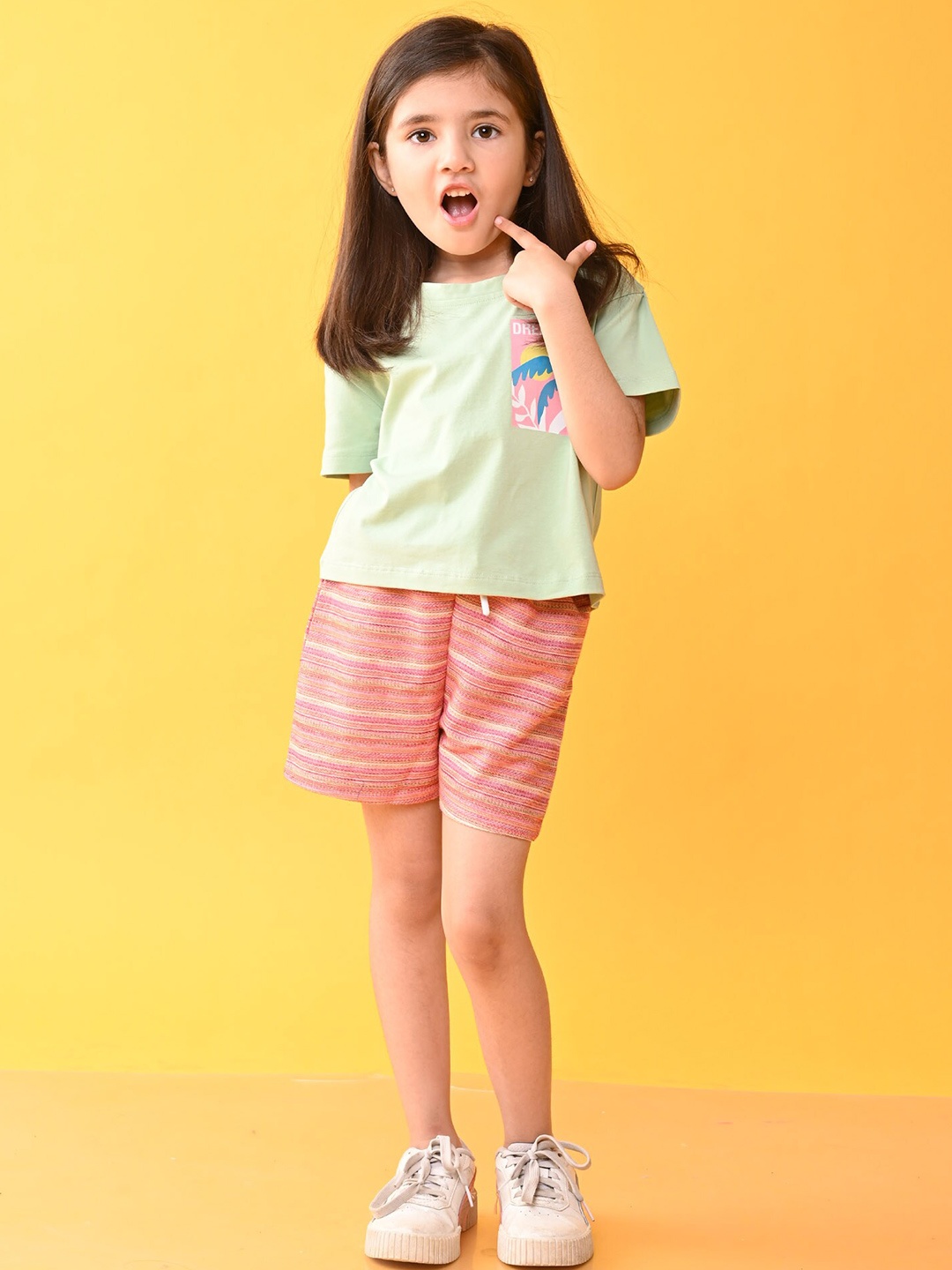 

Anthrilo Girls Printed T-shirt with Shorts, Green