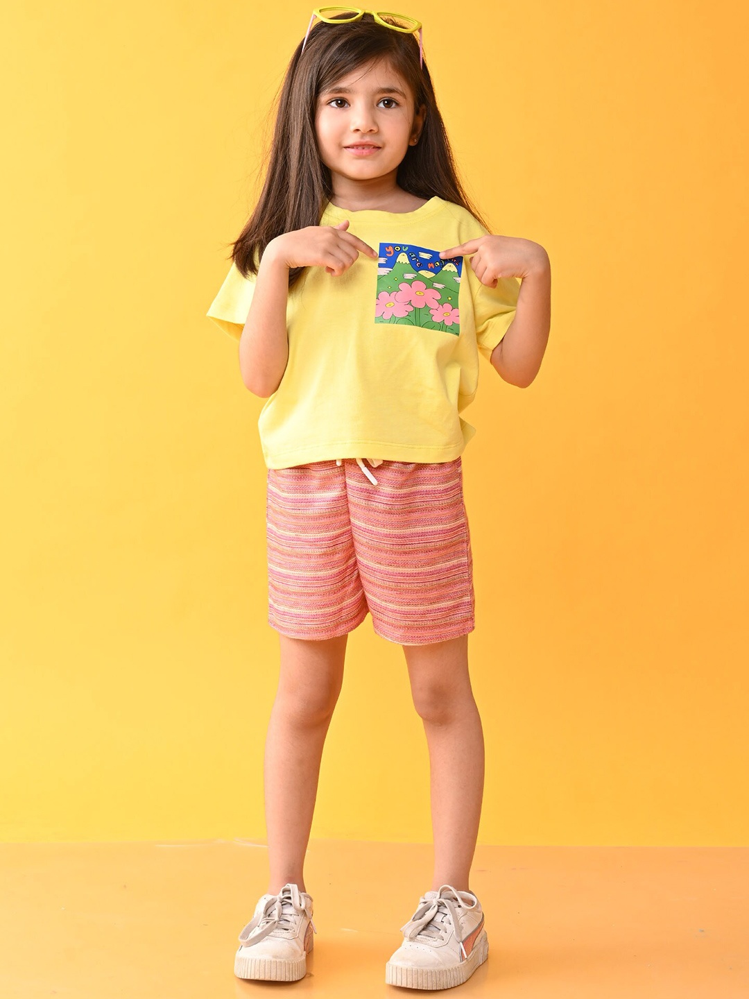 

Anthrilo Girls Printed T-shirt with Shorts, Yellow