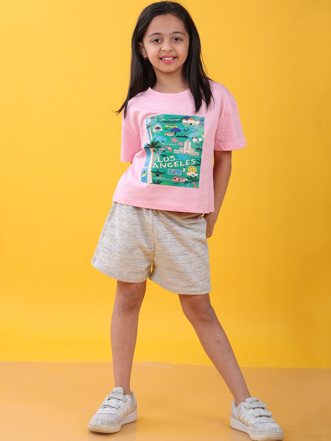 

Anthrilo Girls Printed T-shirt with Shorts, Pink