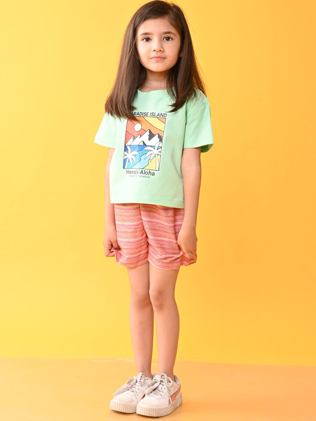 

Anthrilo Girls Printed T-shirt With Shorts, Green