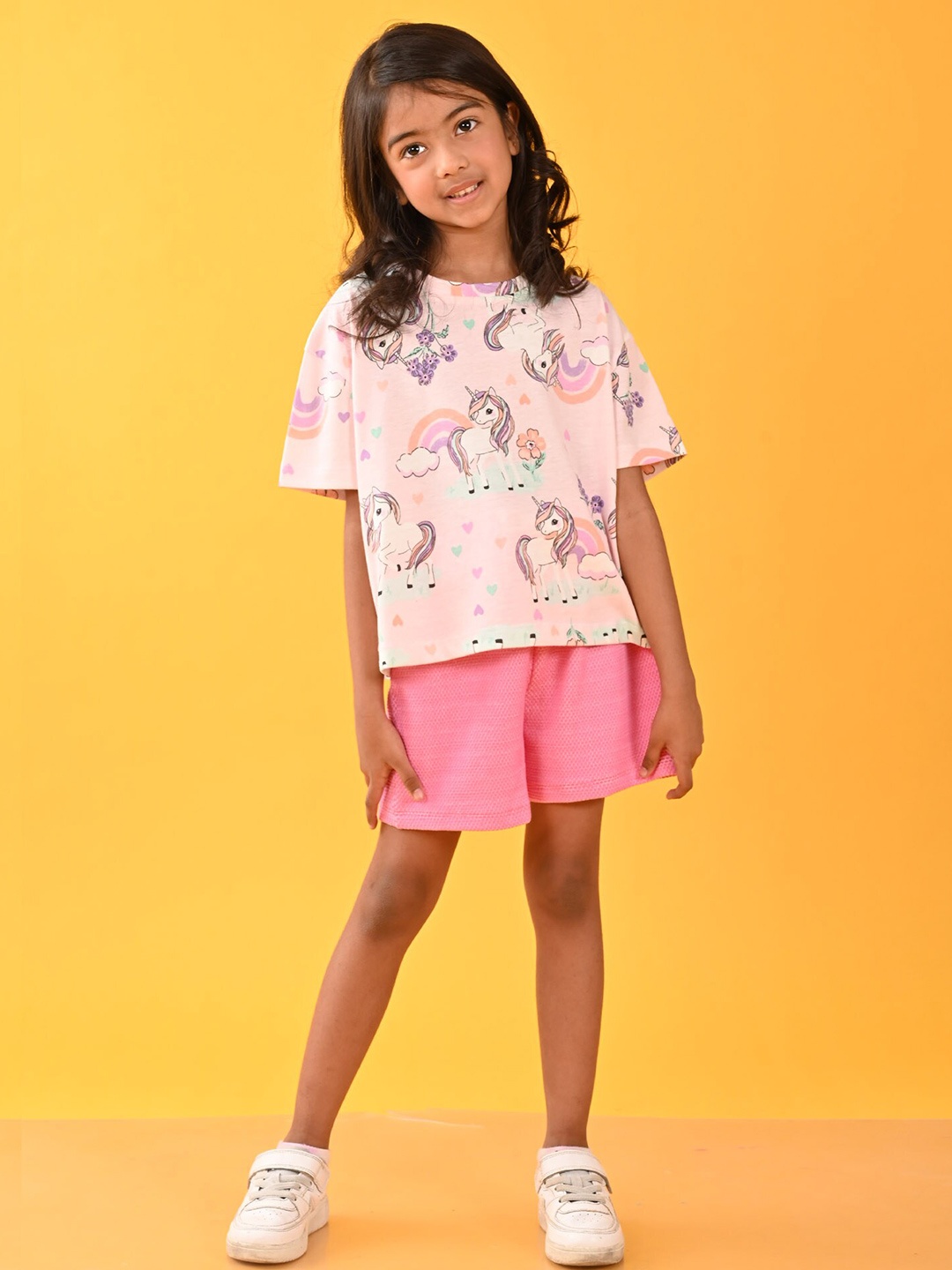 

Anthrilo Girls Printed T-shirt with Shorts, Pink