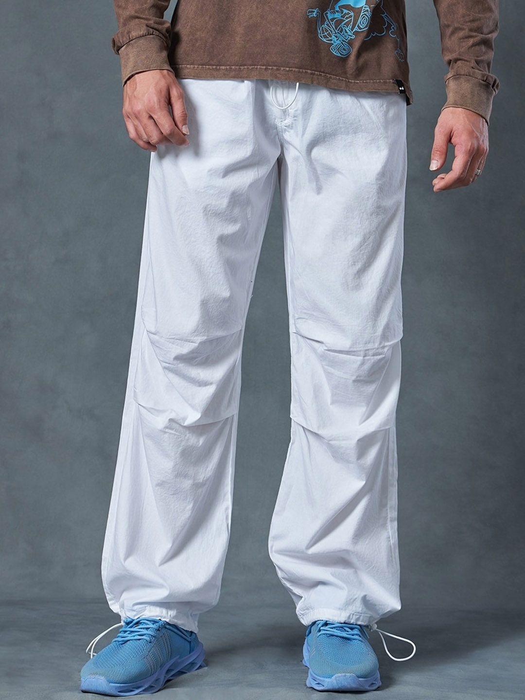 

Bewakoof White Men Mid-Rise Loose Fit Oversized Parachute Trousers