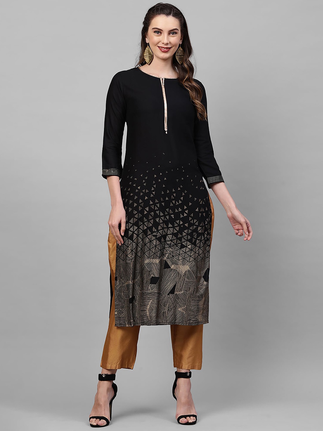 

Anouk Abstract Foil Printed Round Neck Three-Quarter Sleeves Straight Kurta, Black