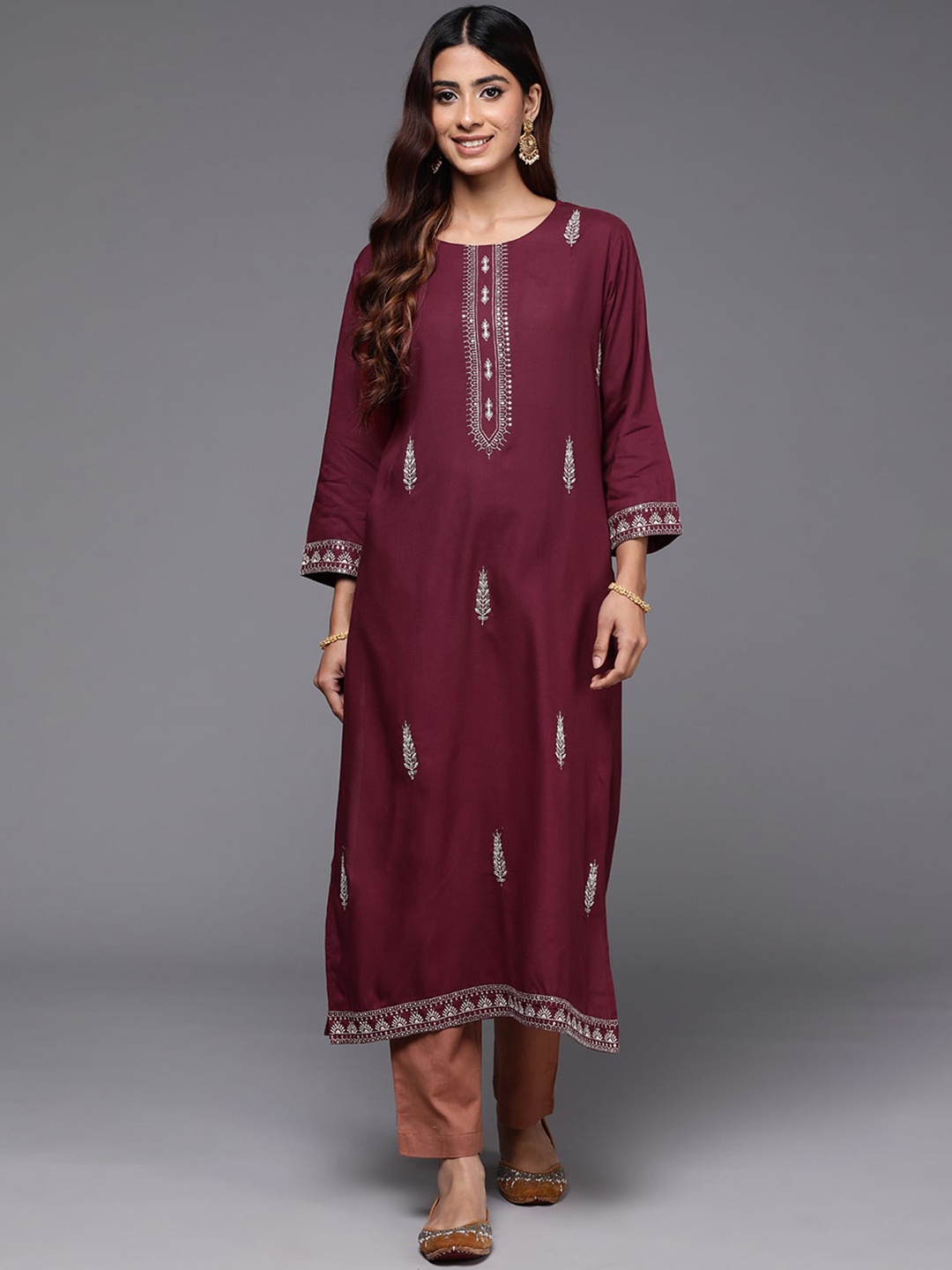 

Anouk Maroon Ethnic Motifs Embroidered Straight Kurta