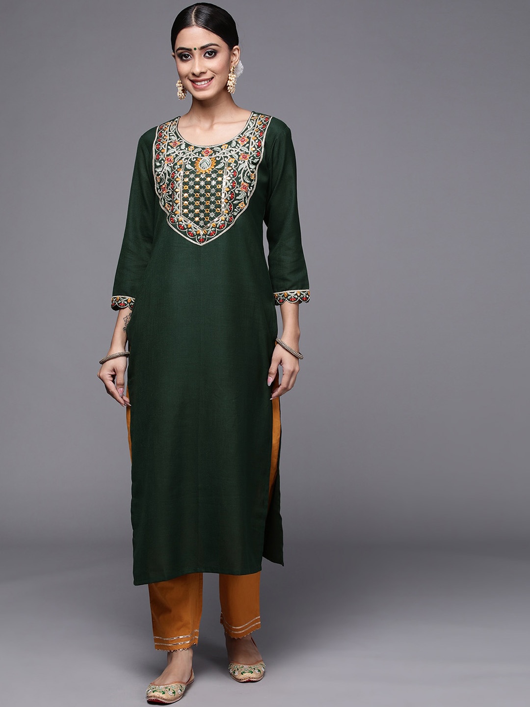 

Anouk Floral Embroidered Round Neck Three-Quarter Sleeves Thread Work Straight Kurta, Green