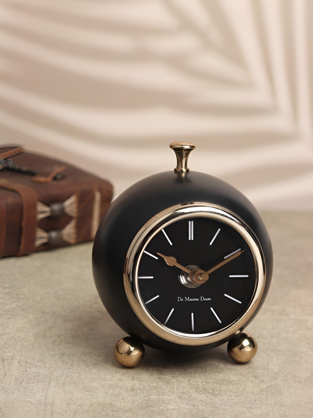 

Decor de Maison Black & Gold-Toned Metal Round Contemporary Table Clock