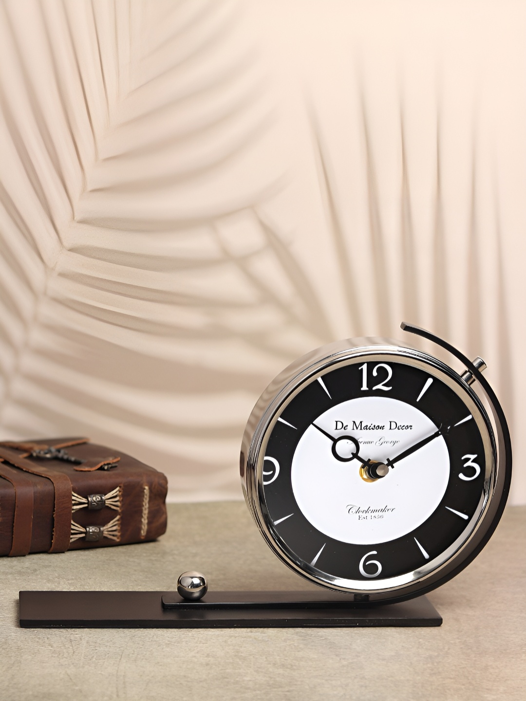 Decor de Maison Black & Gold-Toned Metal Round Contemporary Table Clock