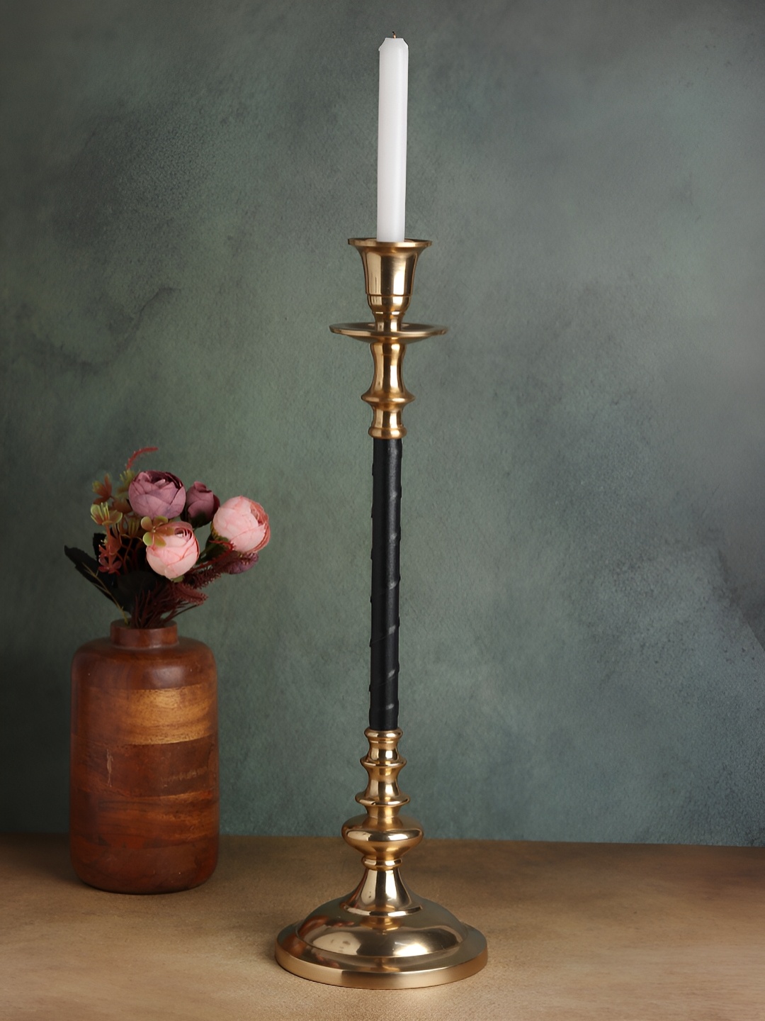 

Decor de Maison Gold-Toned Metal Candle Holder