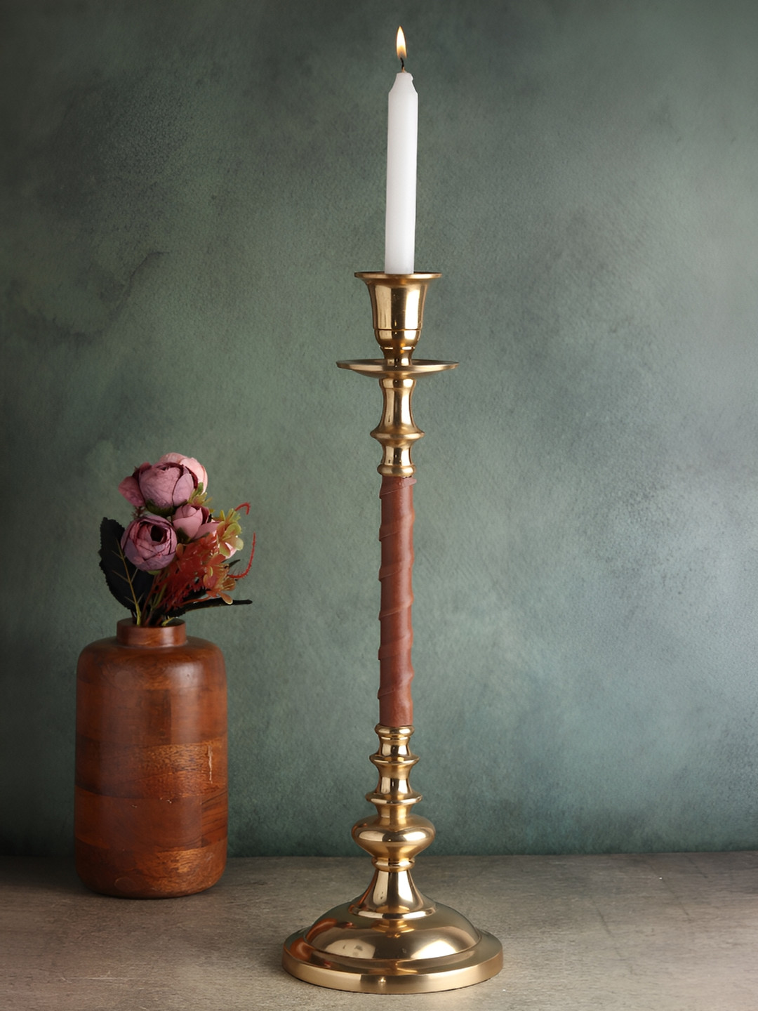 

Decor de Maison Gold-Toned Metal Candle Holder