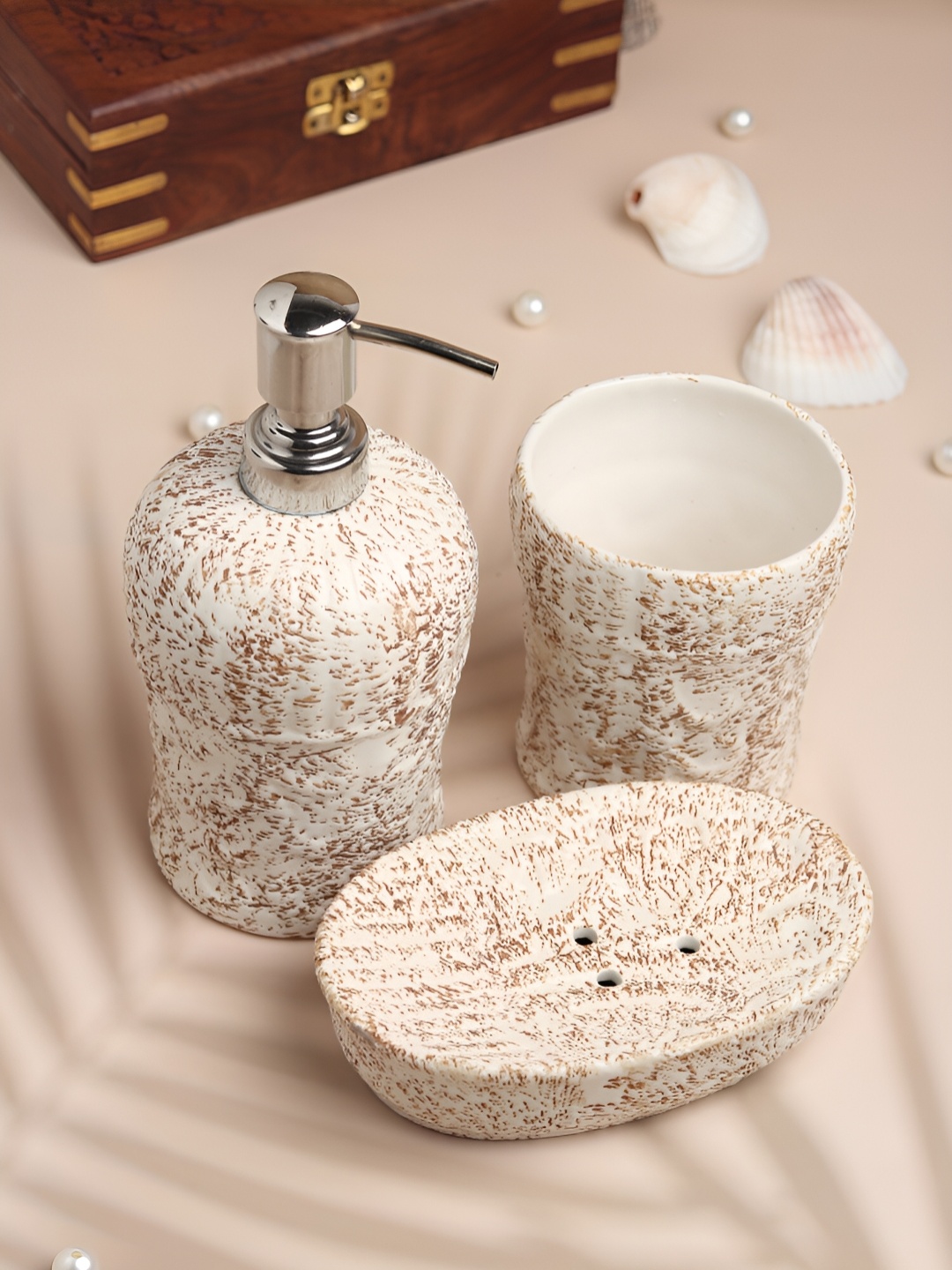 Decor de Maison Brown 3 piece Textured Ceramic Bath Accessories Set
