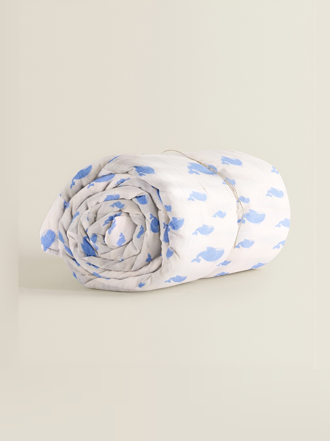 

THE BABY ATELIER White & Blue Abstract Printed Cotton AC Room 300 GSM Single Bed Quilt
