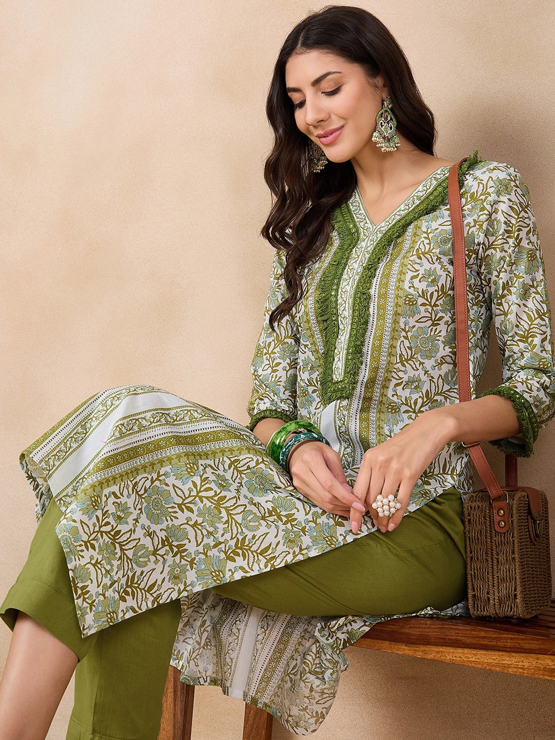 

Anouk Ethnic Motifs Printed Straight Pure Cotton Kurta with Trousers, Green