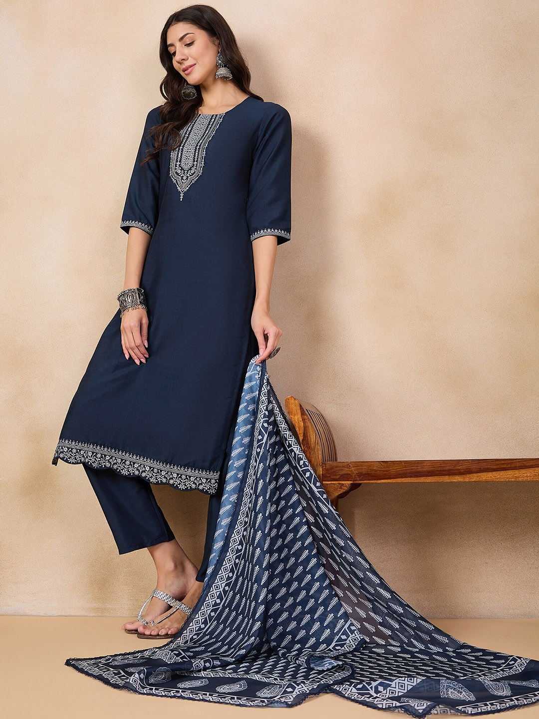 

Anouk Ethnic Motifs Yoke Design Thread Work Straight Kurta With Trousers & Dupatta, Navy blue