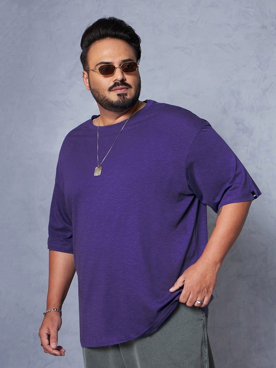 

Bewakoof AIR Plus Size Round Neck Drop-Shoulder Sleeves Oversized Cotton T-shirt, Blue