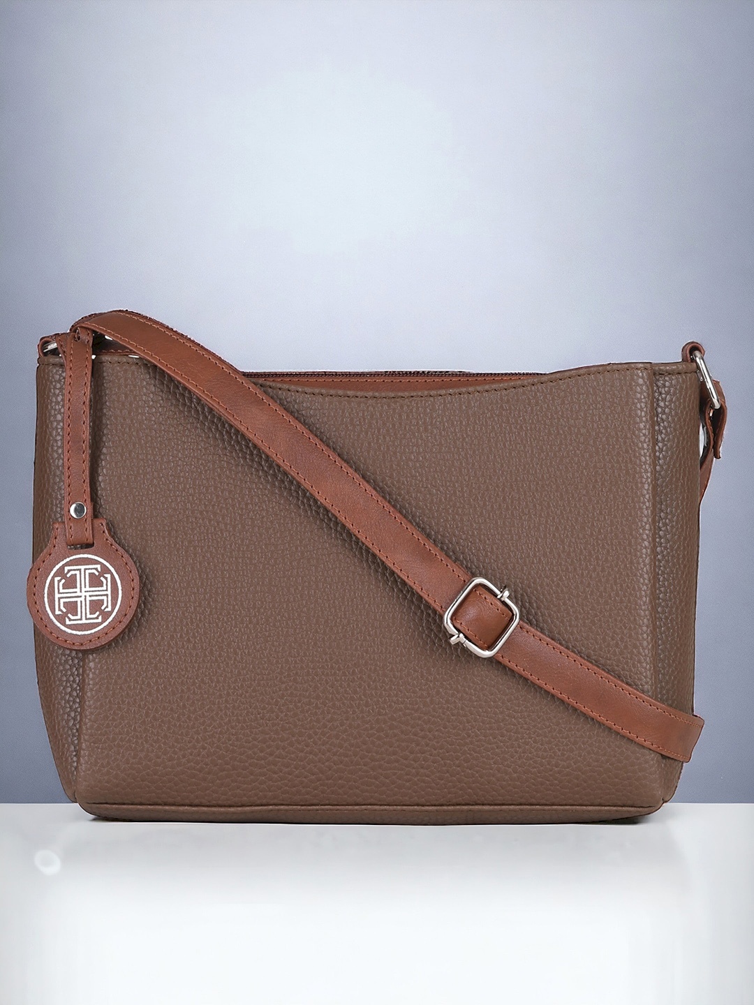 

Toteteca Swagger Sling Bag, Beige