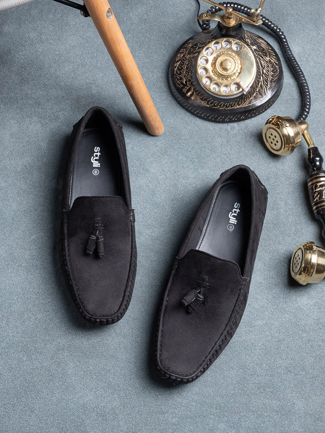 

Styli Men Solid Suede Tassel Loafers, Black