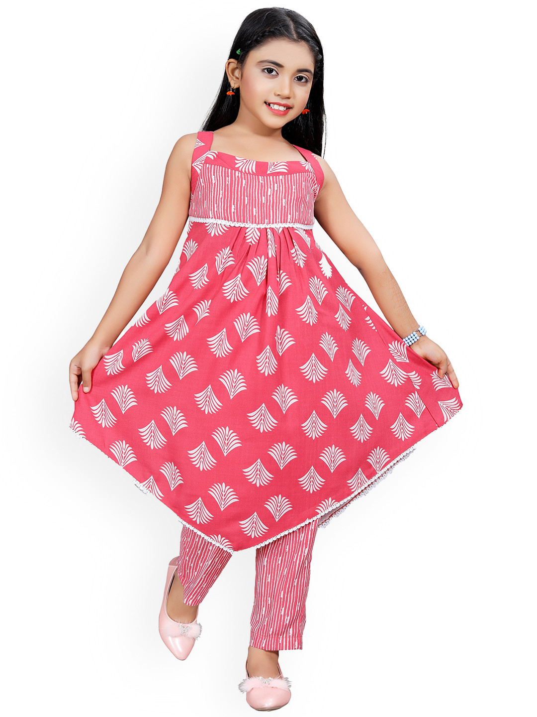 

SWAADHI Girls Ethnic Motif Printed Asymmetric A-Line Kurta with Trousers, Pink