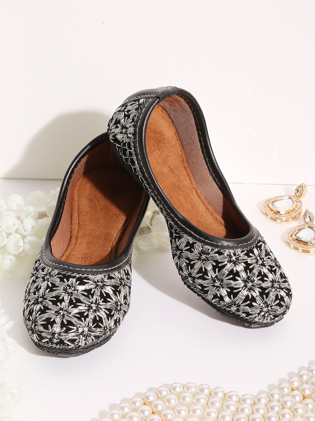 

KID1 Girls Embellished Mojaris, Black