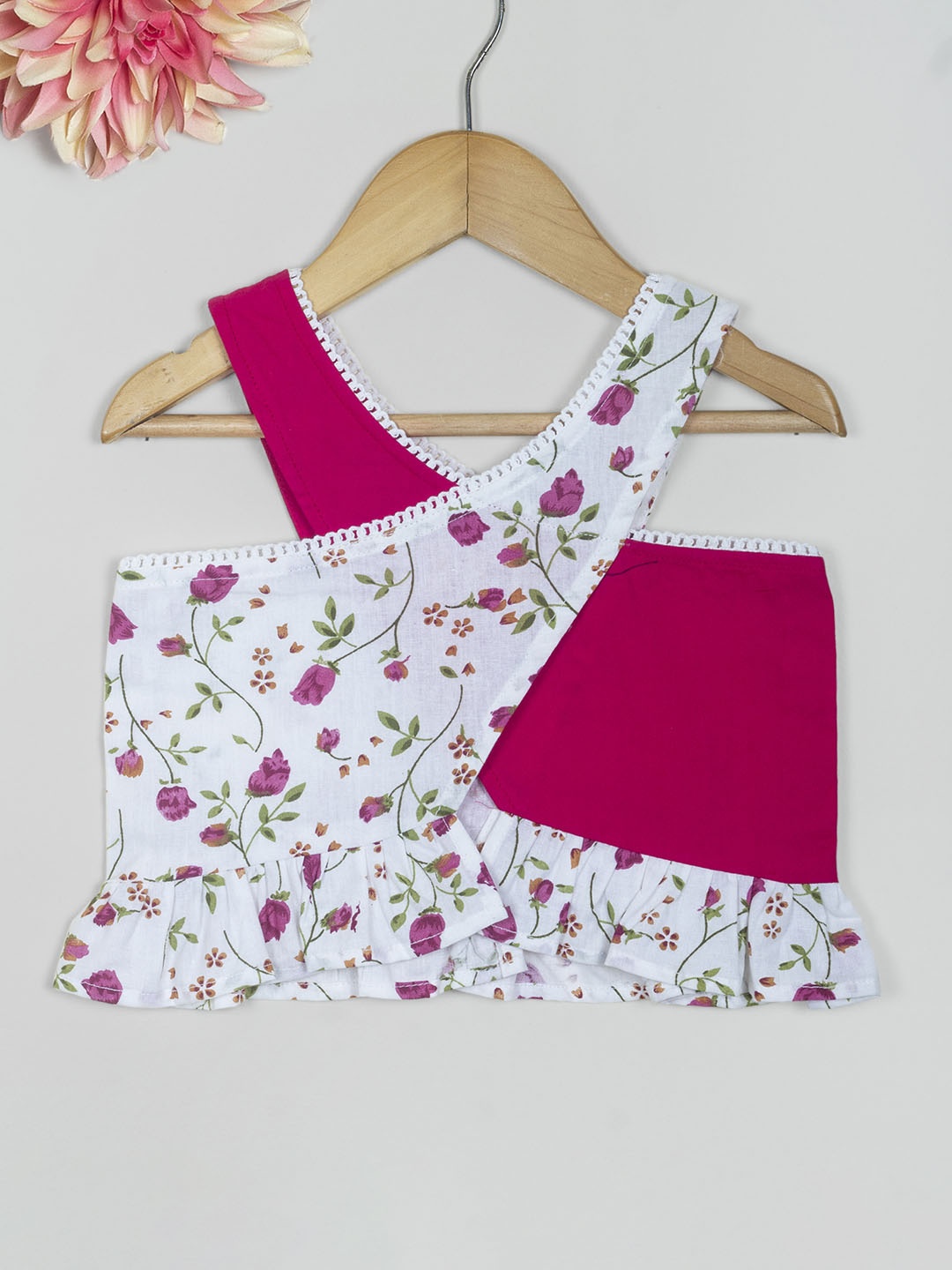 

Tangerine Closet Floral Print Cotton Top, White