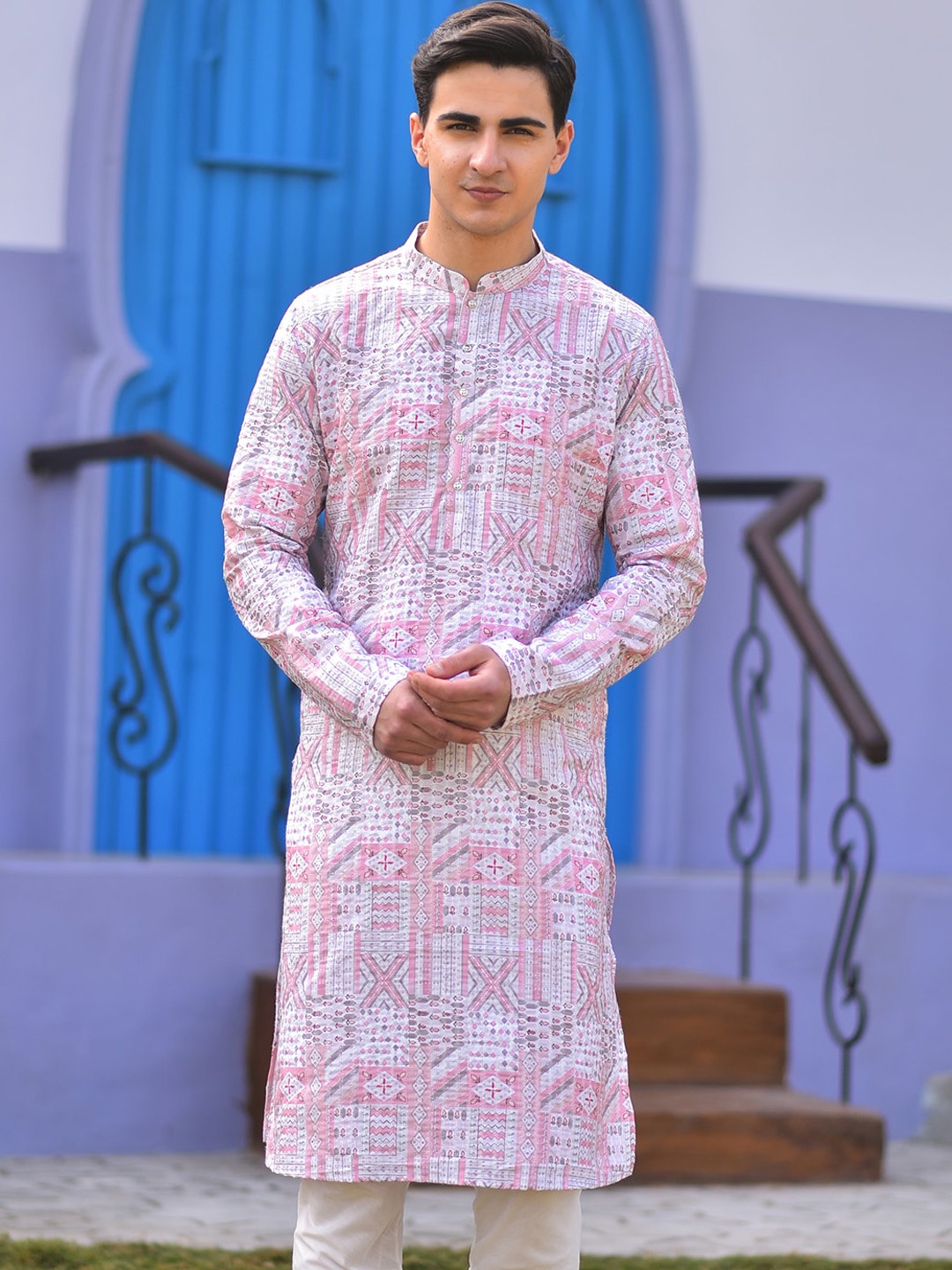 

HOUSE OF DEYANN Ethnic Motifs Thread Work Silk Straight Kurta, Pink