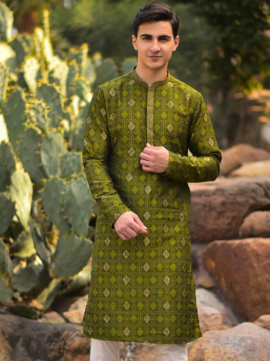 

HOUSE OF DEYANN Ethnic Motif Woven Design Mandarin Collar Cotton Silk Straight Kurta, Green
