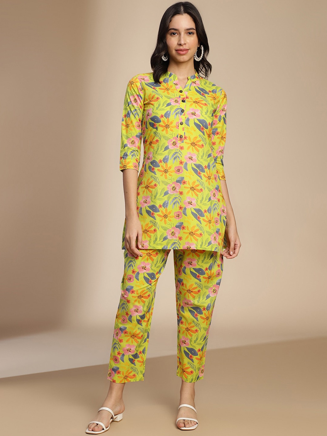 

HRITIKA Floral Printed Mandarin Collar Top & Trouser, Green
