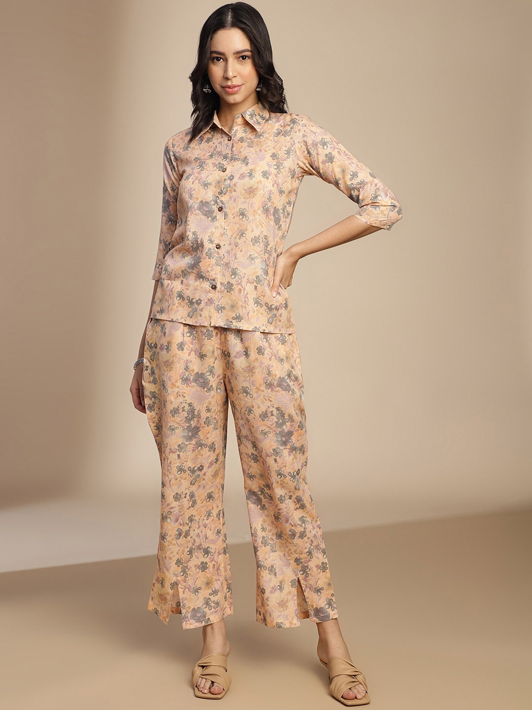 

HRITIKA Floral Printed Shirt Collar Top With Trousers, Peach