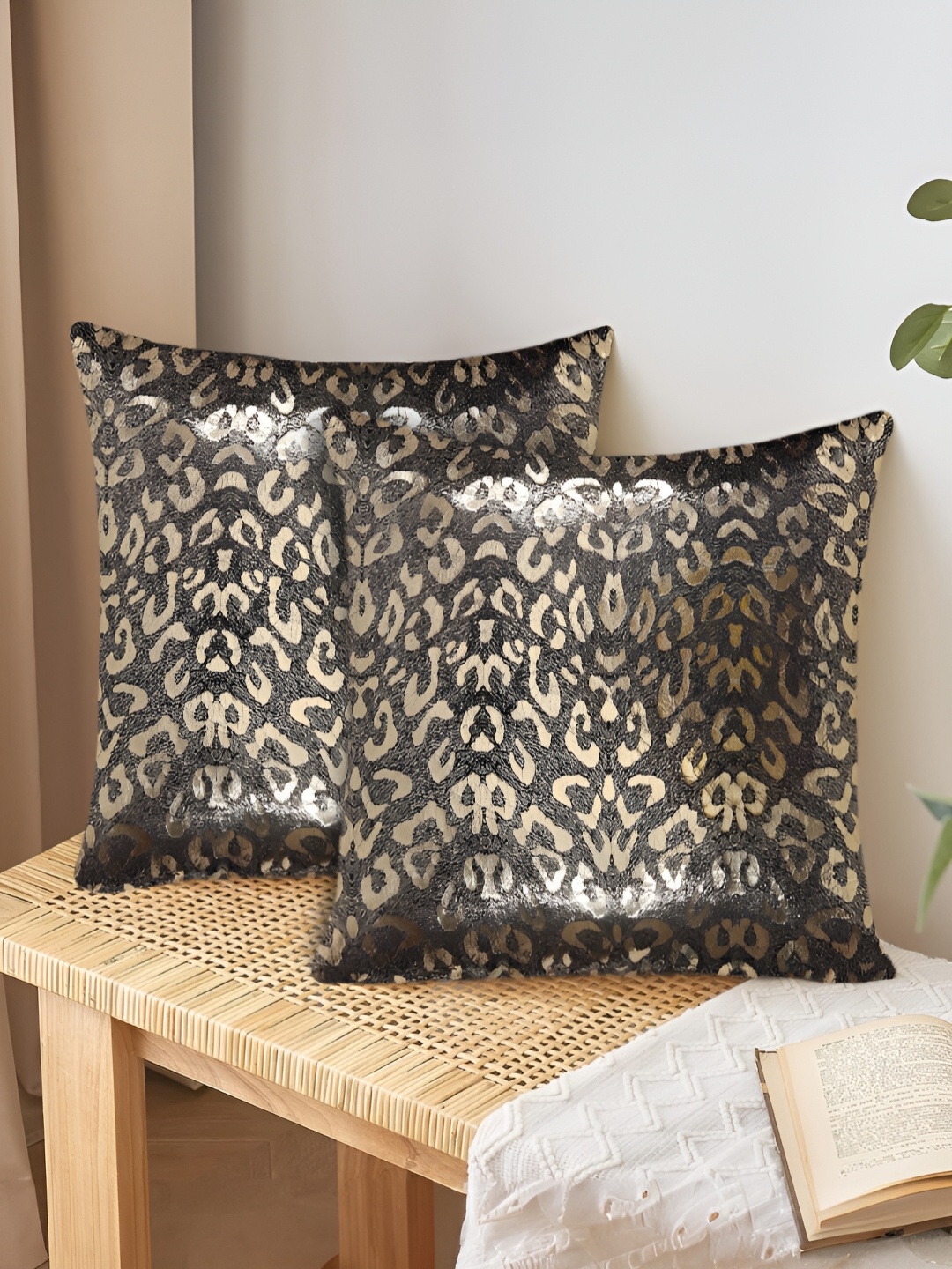 

Tesmare Black & Gold-Toned 2 Pcs Quirky Velvet Square Cushion Covers