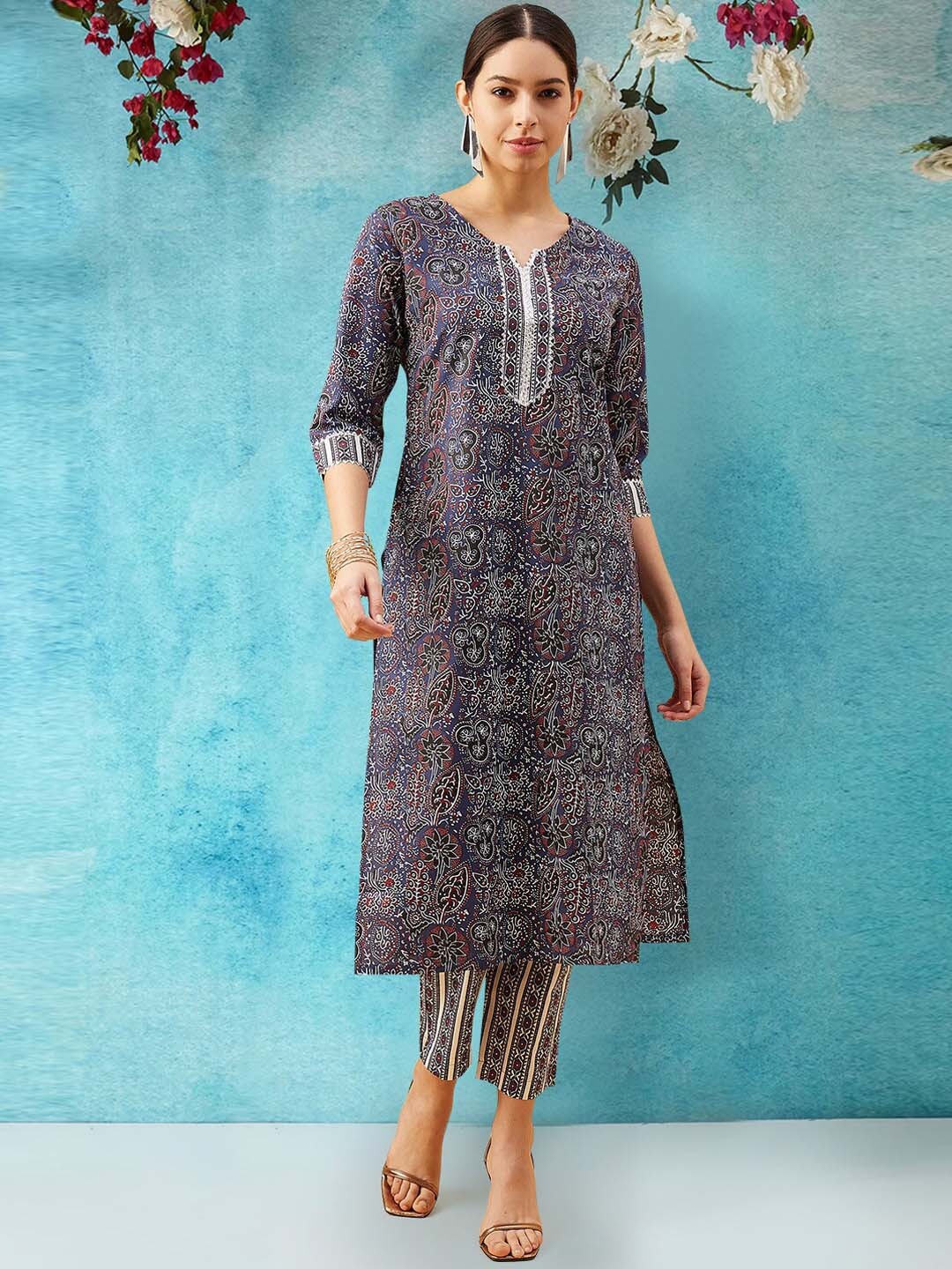 

Meena Bazaar Floral Printed Regular Straight Kurta With Trousers, Blue