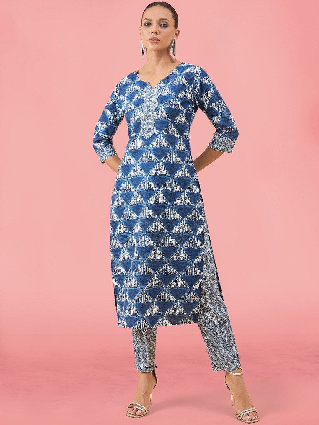 

Meena Bazaar Geometric Printed Regular Straight Kurta With Trousers, Blue