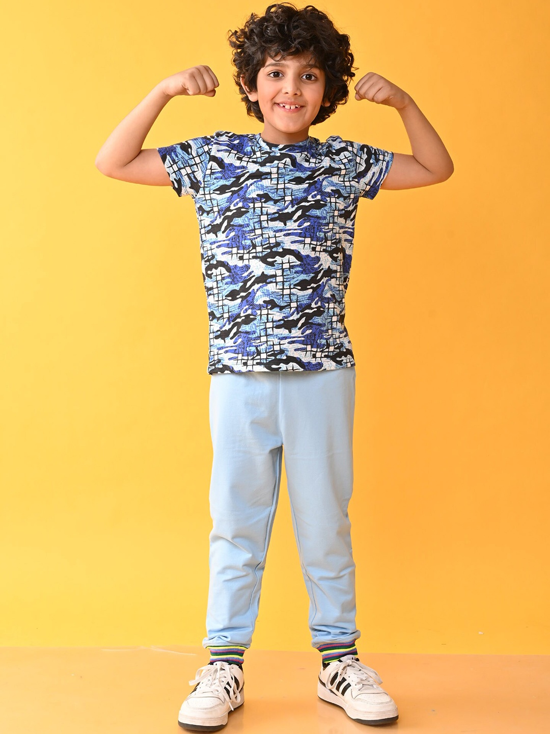 

Anthrilo Boys Abstract Printed Pure Cotton T-shirt with Trousers, Blue
