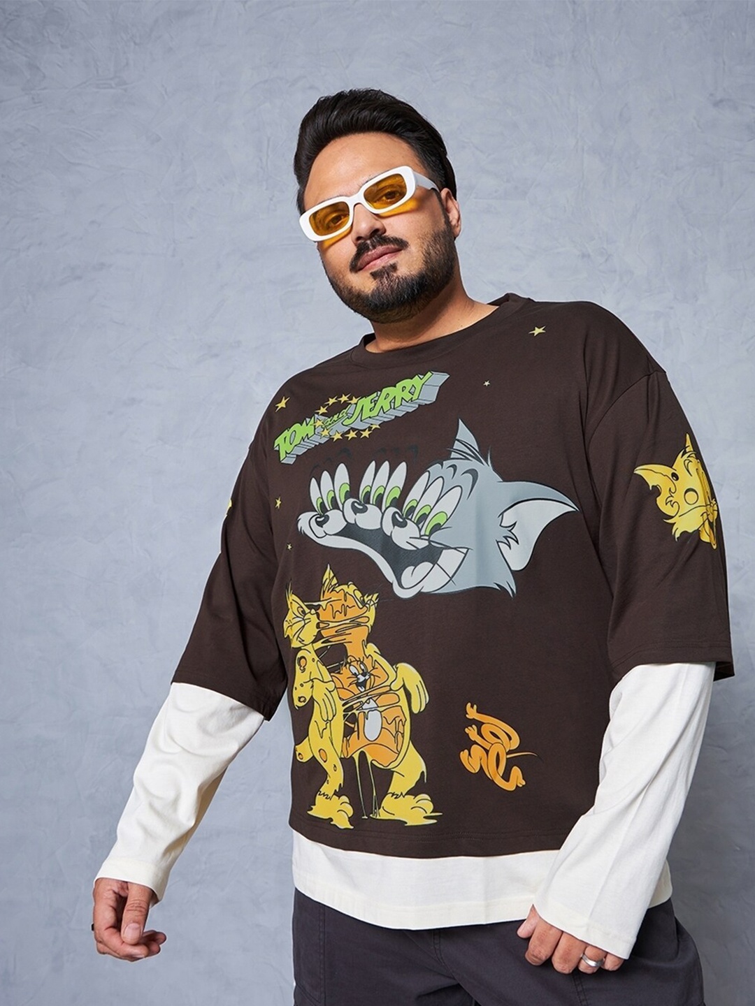 

Bewakoof Plus Tom & Jerry Printed Drop-Shoulder Sleeves Oversized Cotton T-shirt, Black