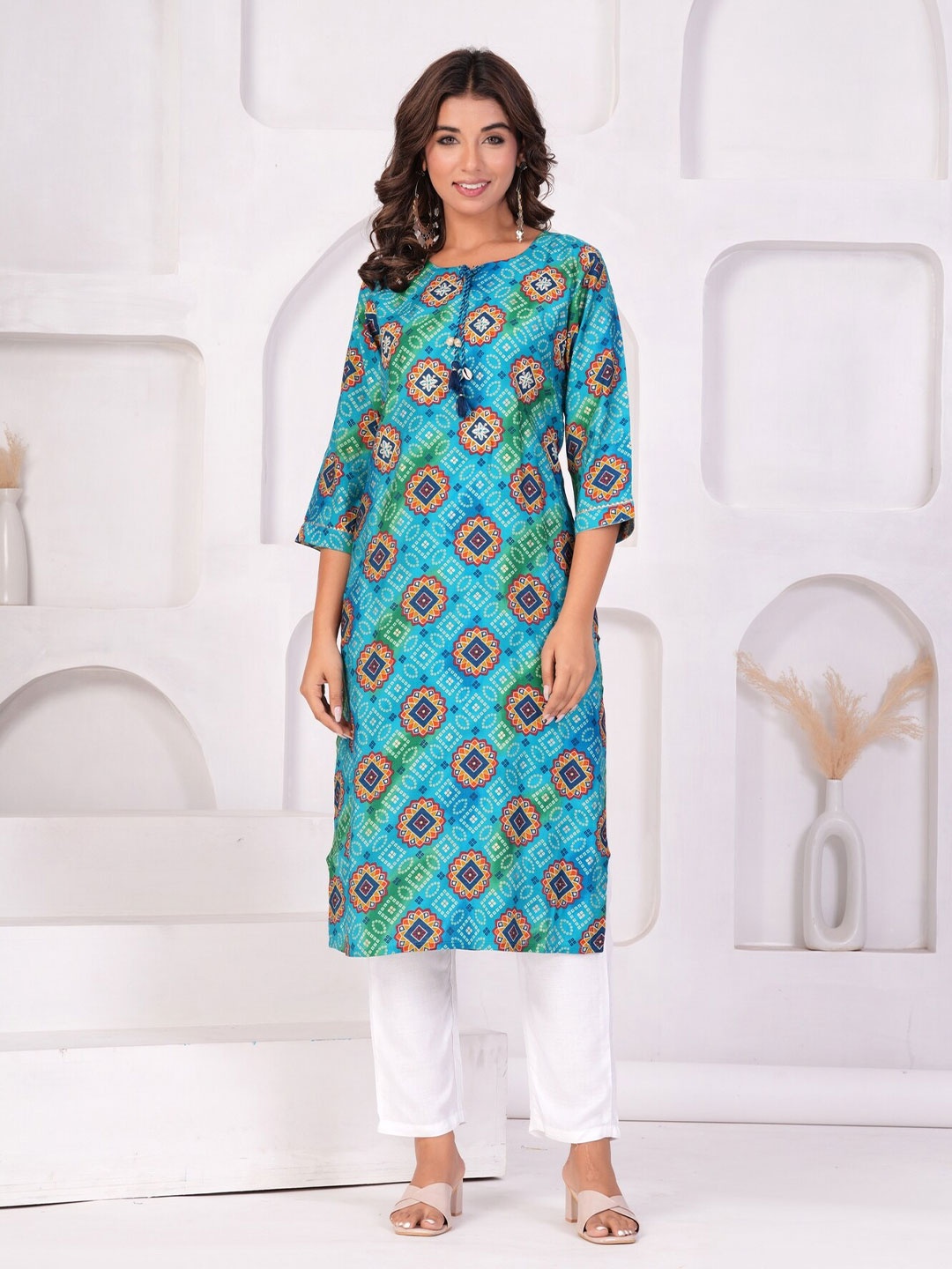 

KALINI Ethnic Motifs Printed Tie-Up Neck Three-Quarter Sleeves Kurta, Green